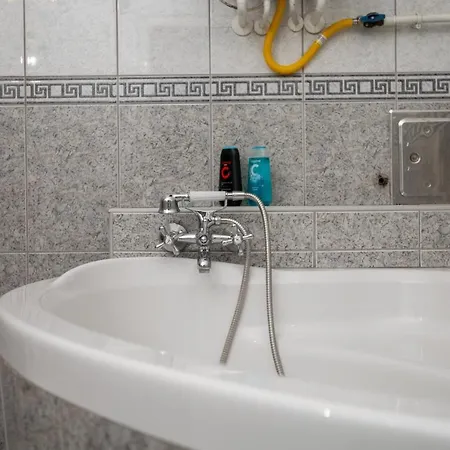 Emerald With Free Parking Appartamento *