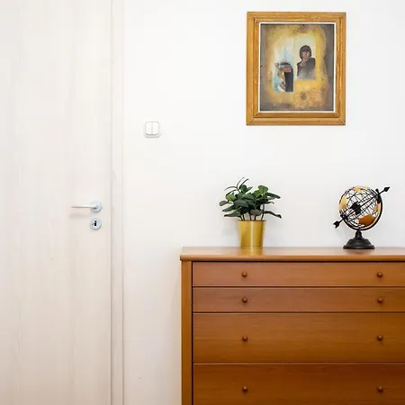 Emerald With Free Parking *