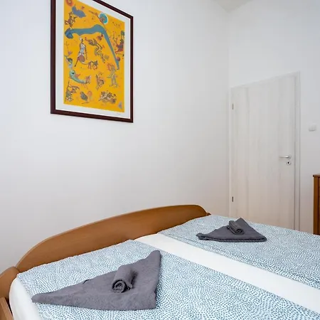 Emerald With Free Parking *