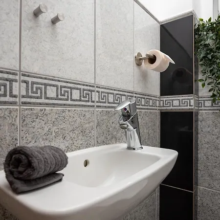 Emerald With Free Parking Appartamento *