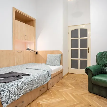 Emerald With Free Parking Appartamento *