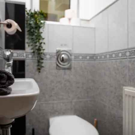 Emerald With Free Parking Budapest