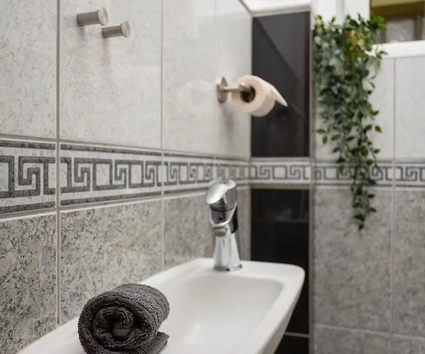 דירה Emerald With Free Parking